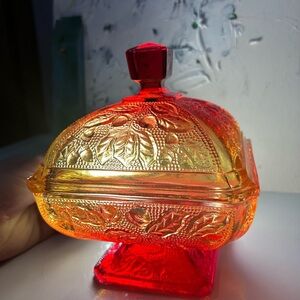 Vintage Depression Indiana Glass Lidded Amberina Candy Dish.